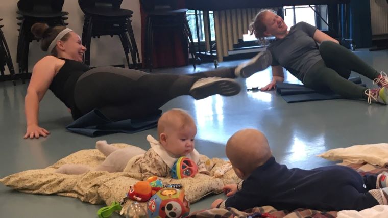 Powermom to mødre to babyer